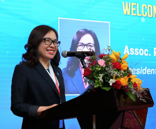 408 scientists from 22 countries participated in the conference on communication technology